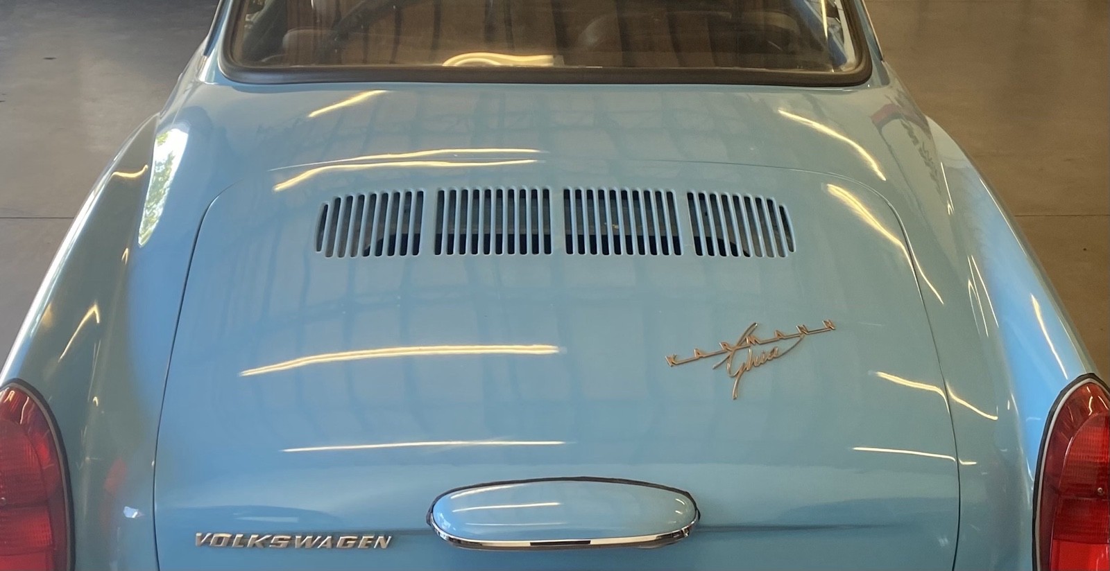Volkswagen-Karmann-Ghia-Coupe-1974-9