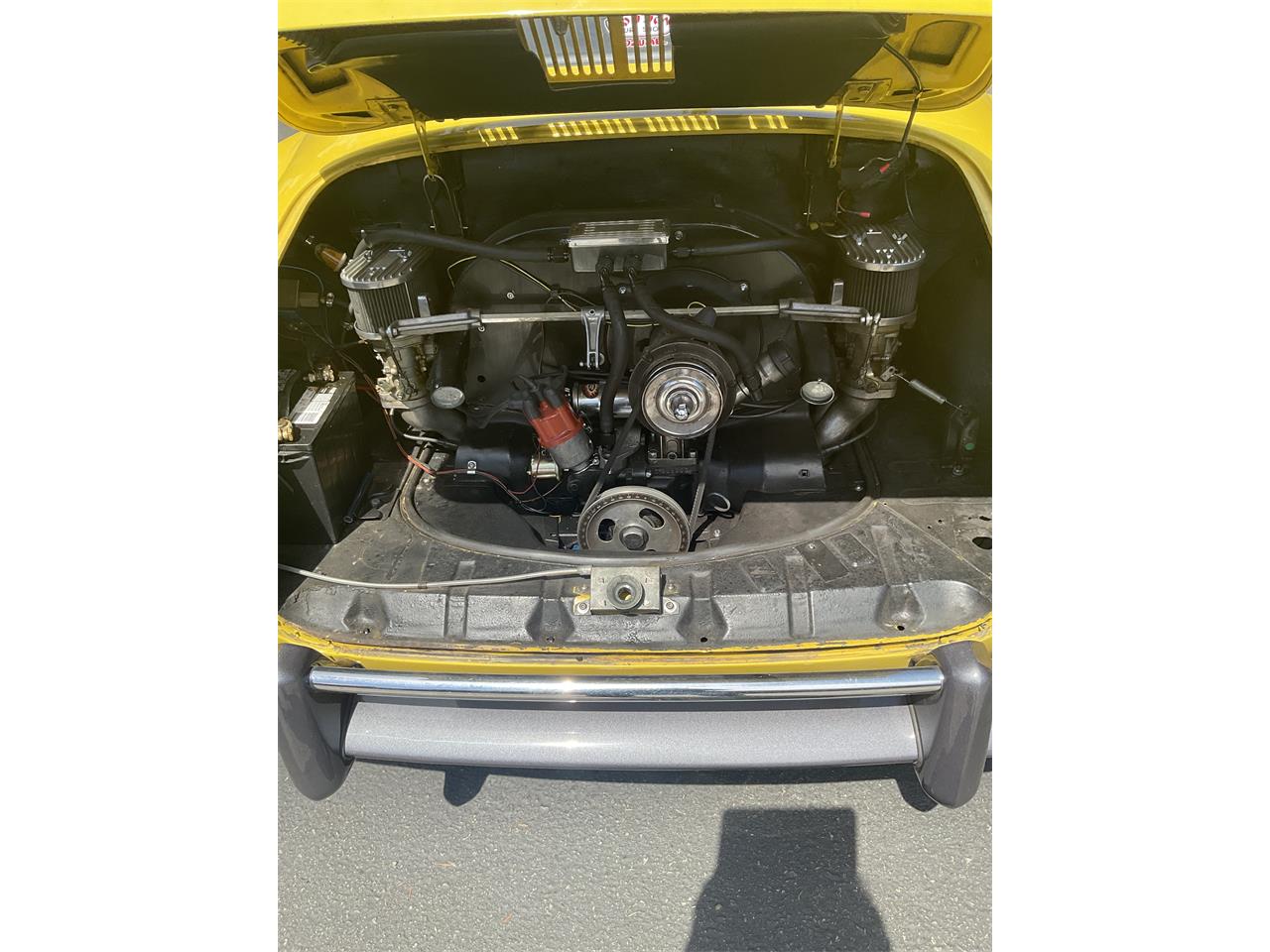 Volkswagen-Karmann-ghia-1971-Yellow-Charcoal-3