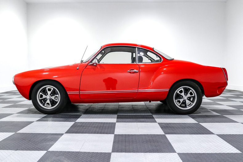 Volkswagen-Karmann-ghia-1973-Red-Black-3