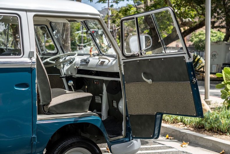 Volkswagen-Microbus-1964-Blue-Metallic-10