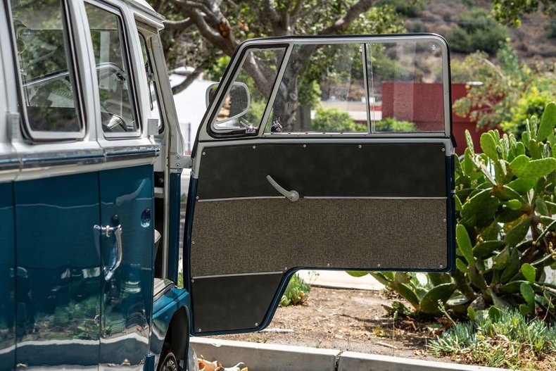 Volkswagen-Microbus-1964-Blue-Metallic-9