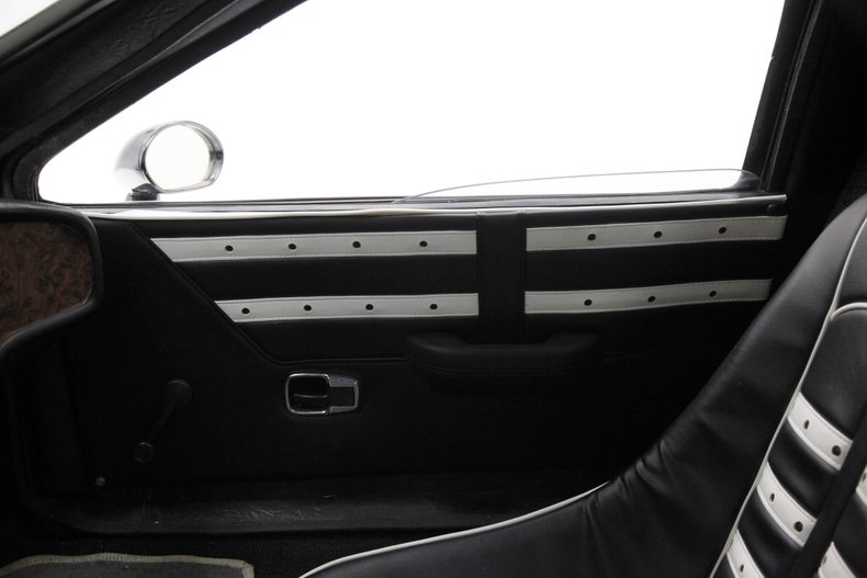 Volkswagen-Other-1969-White-Black-31