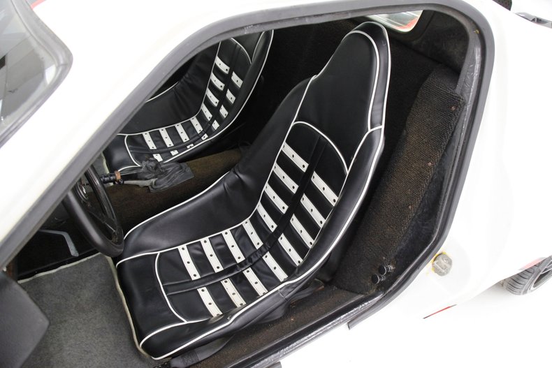 Volkswagen-Other-1969-White-Black-47