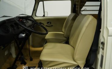 Volkswagen-Other-1973-Pastel-White-Dark-Beige-42
