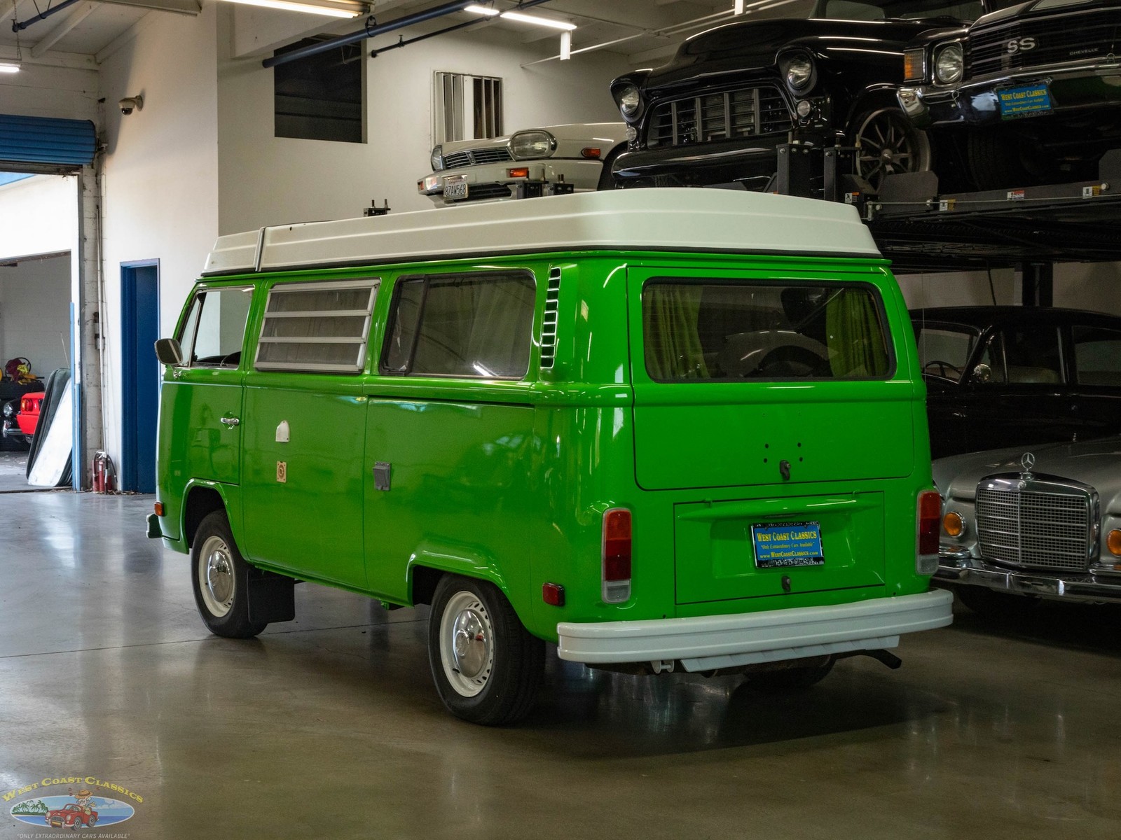 Volkswagen-Pop-Top-Camper-Van-1977-23