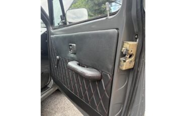 Volkswagen-Rabbit-1981-Dark-grey-Dark-grey-15