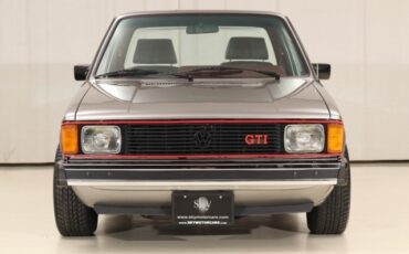 Volkswagen-Rabbit-1982-Pickup-Truck-10