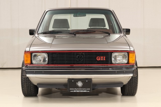 Volkswagen-Rabbit-1982-Pickup-Truck-10