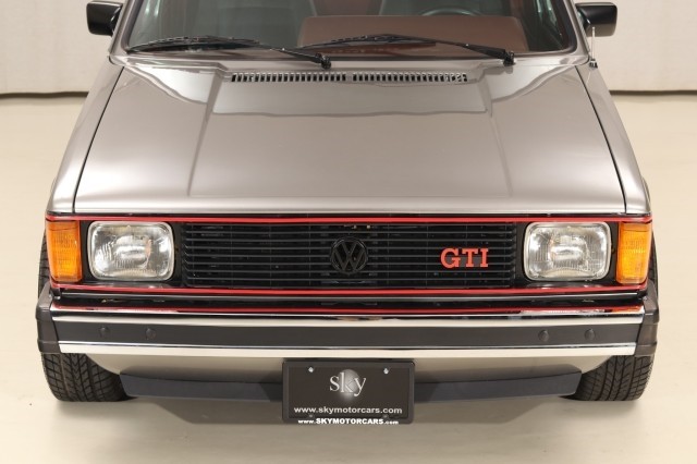 Volkswagen-Rabbit-1982-Pickup-Truck-12