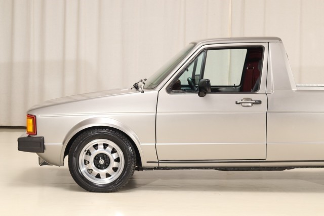 Volkswagen-Rabbit-1982-Pickup-Truck-2