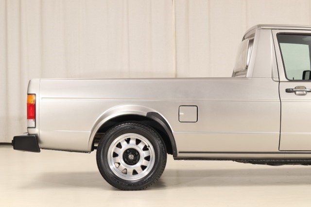 Volkswagen-Rabbit-1982-Pickup-Truck-23