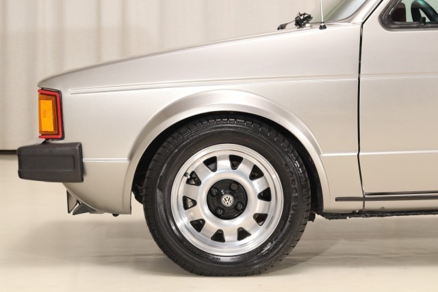 Volkswagen-Rabbit-1982-Pickup-Truck-3