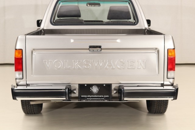 Volkswagen-Rabbit-1982-Pickup-Truck-34