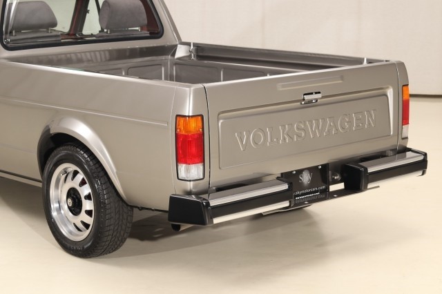 Volkswagen-Rabbit-1982-Pickup-Truck-39