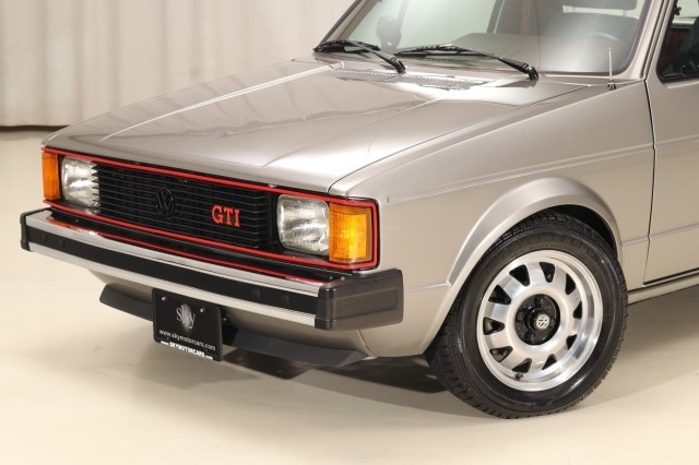 Volkswagen-Rabbit-1982-Pickup-Truck-8