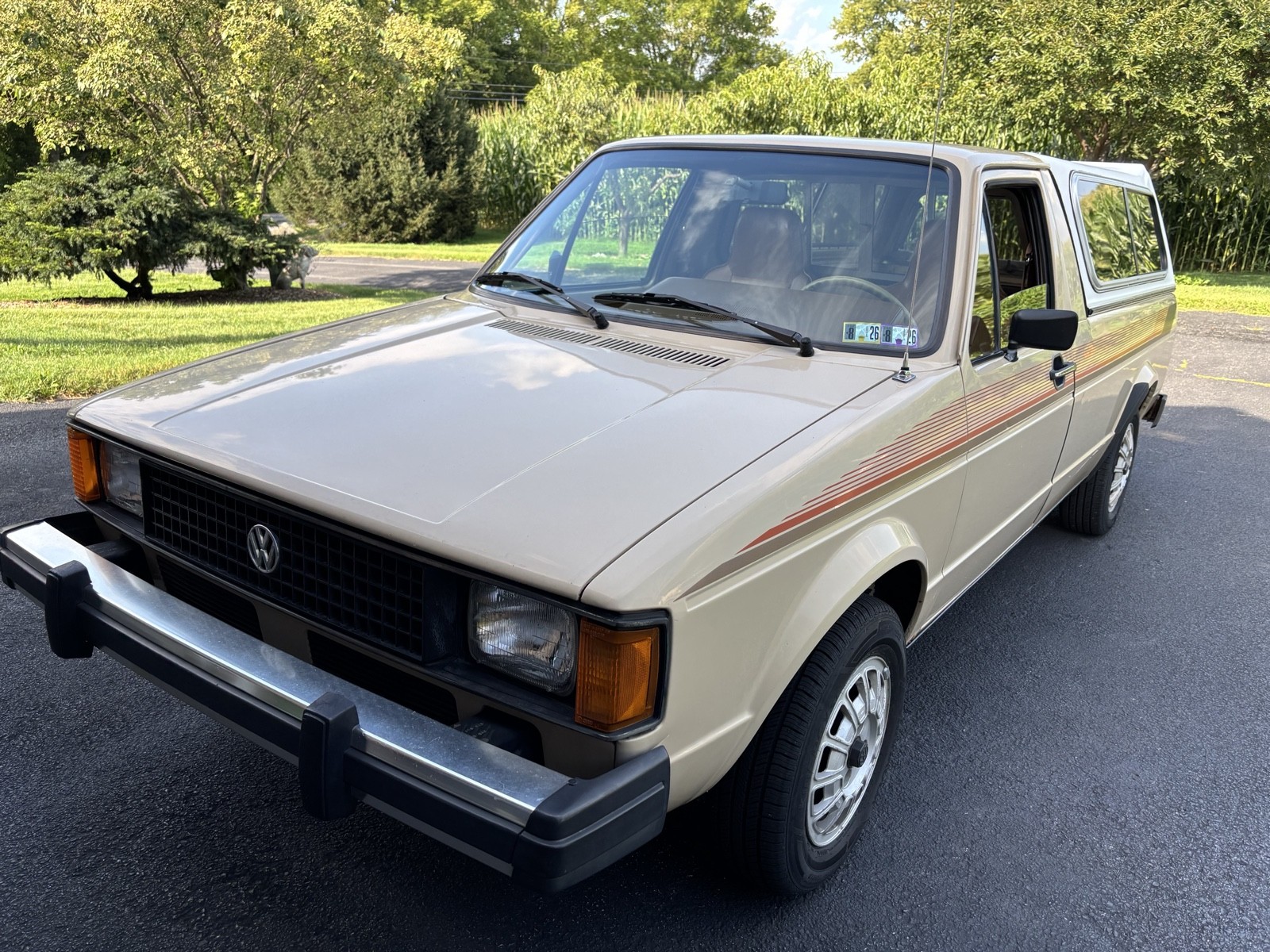Volkswagen-Rabbit-Pickup-1982-2