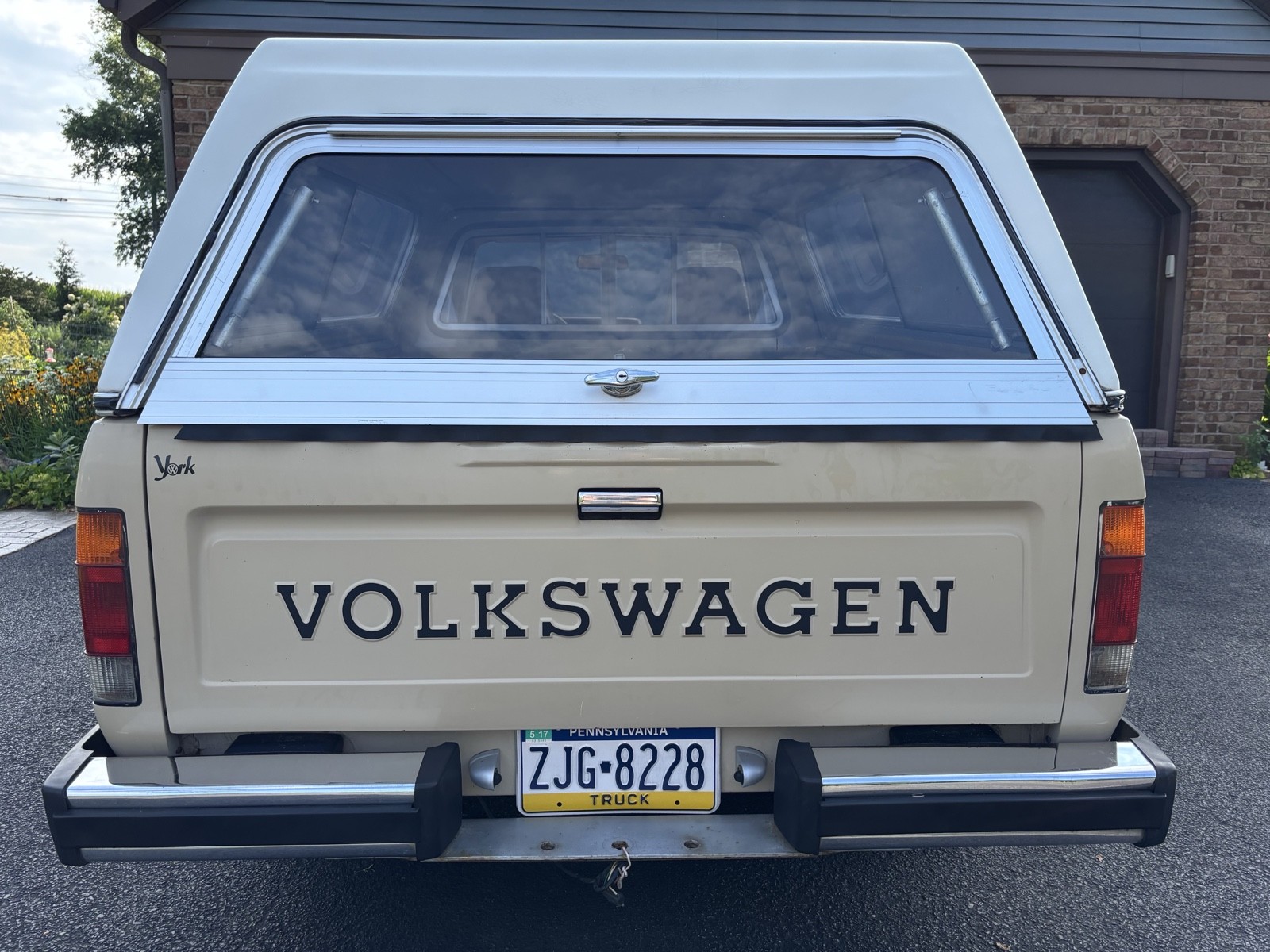 Volkswagen-Rabbit-Pickup-1982-3