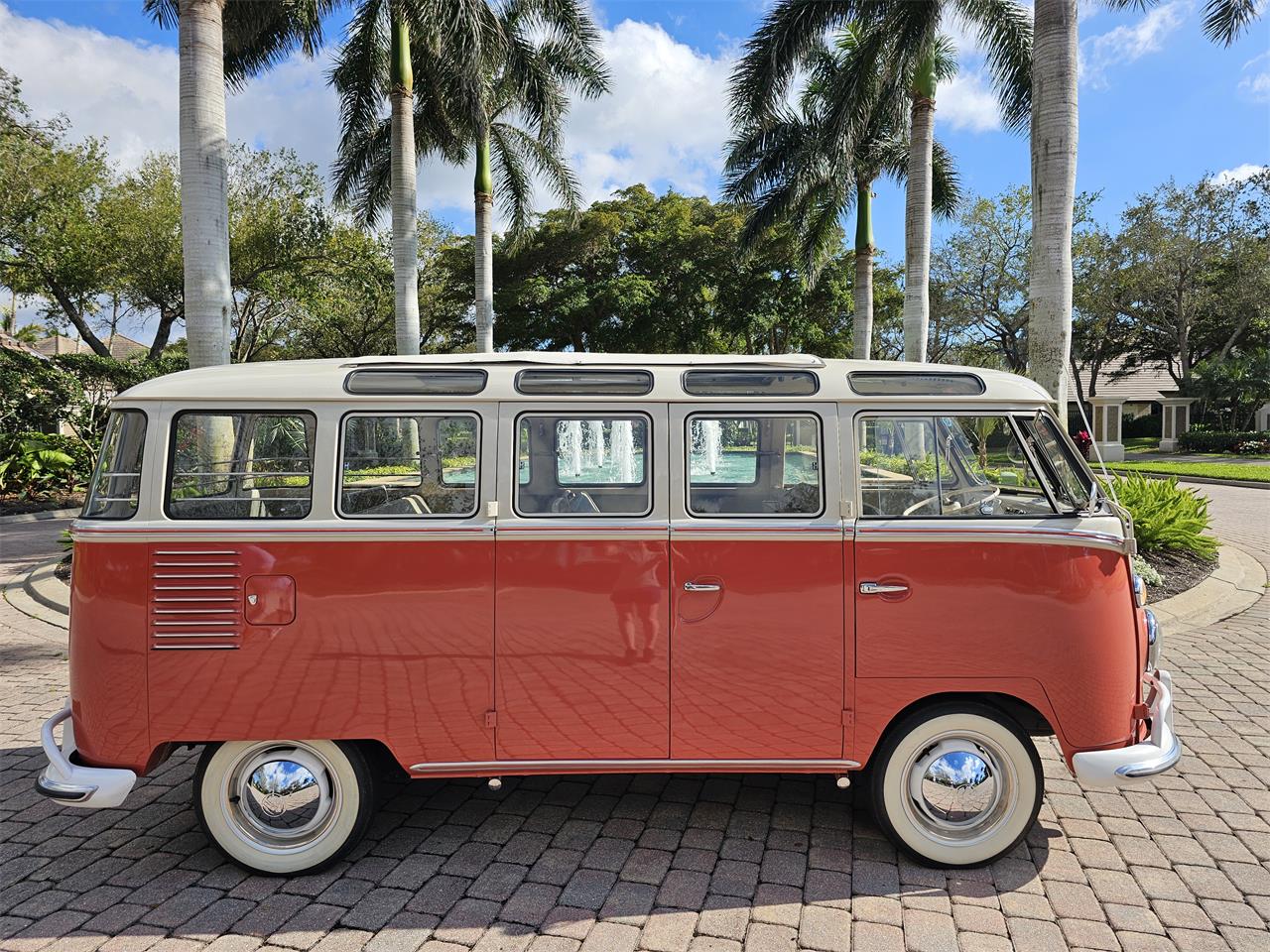 Volkswagen-Samba-1962-Sealing-Wax-RedL53-Beige-Grey-L472-2