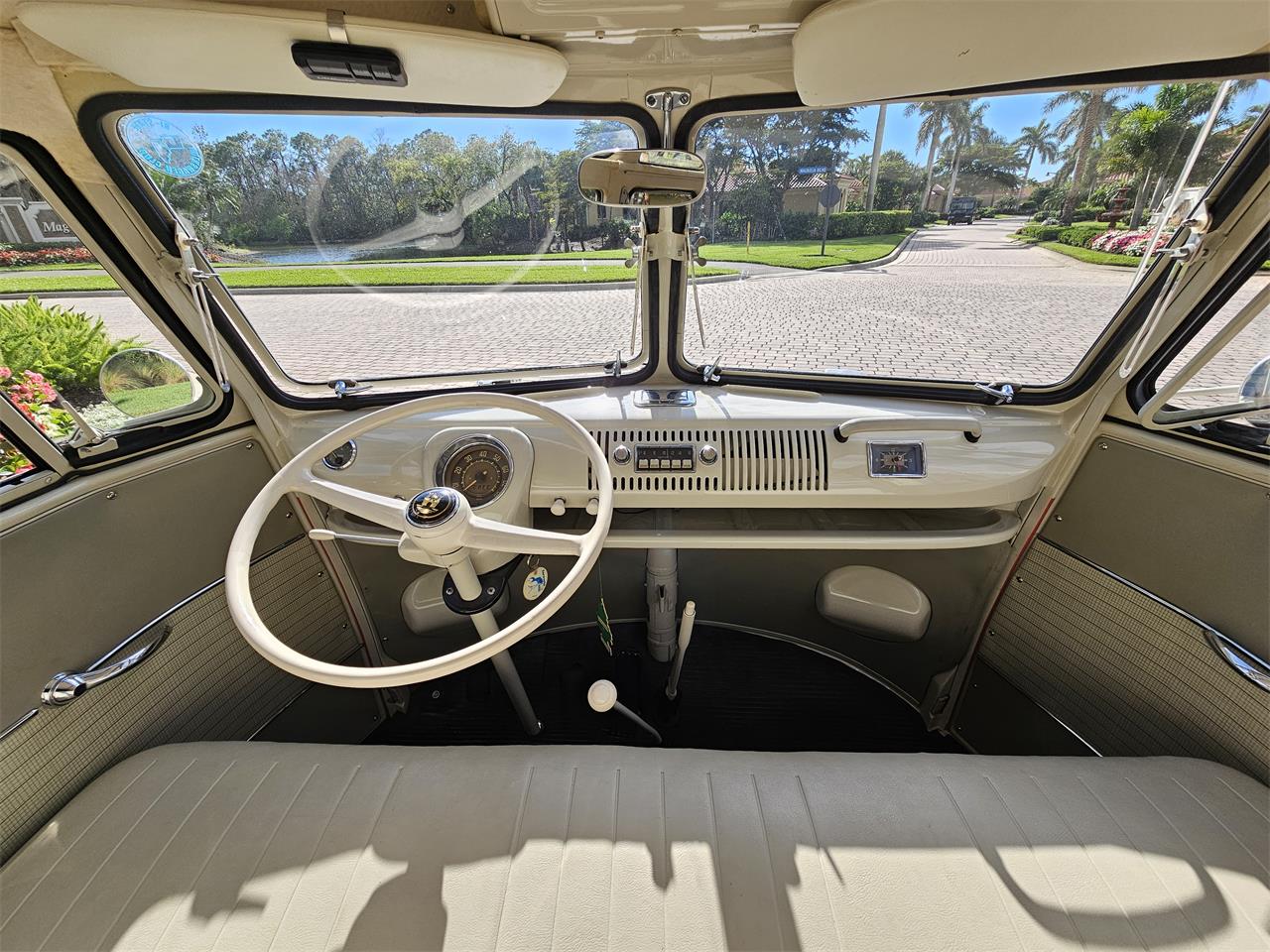 Volkswagen-Samba-1962-Sealing-Wax-RedL53-Beige-Grey-L472-7