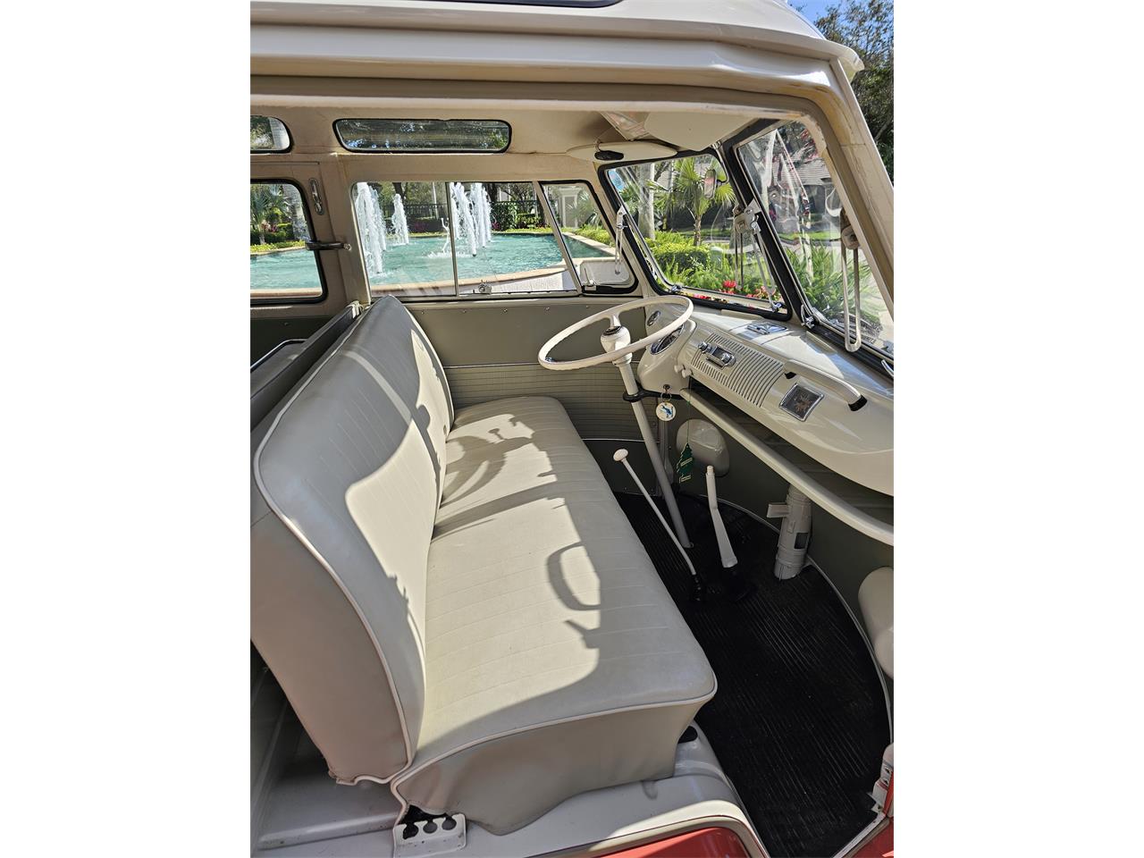 Volkswagen-Samba-1962-Sealing-Wax-RedL53-Beige-Grey-L472-8