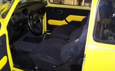 Volkswagen-Super-Beetle-1974-Compact-17