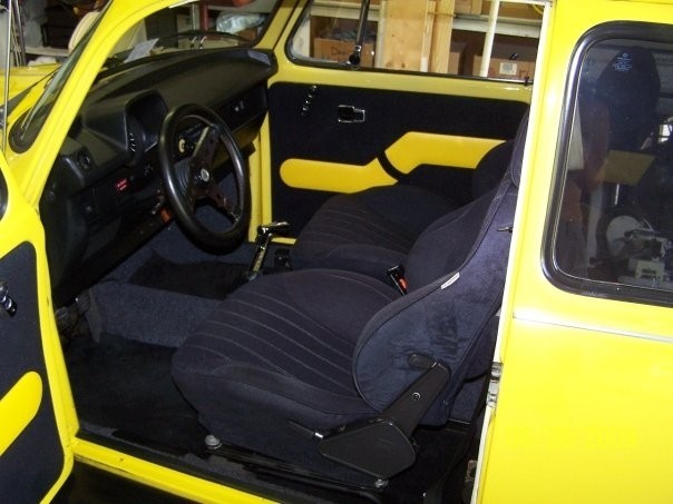 Volkswagen-Super-Beetle-1974-Compact-17