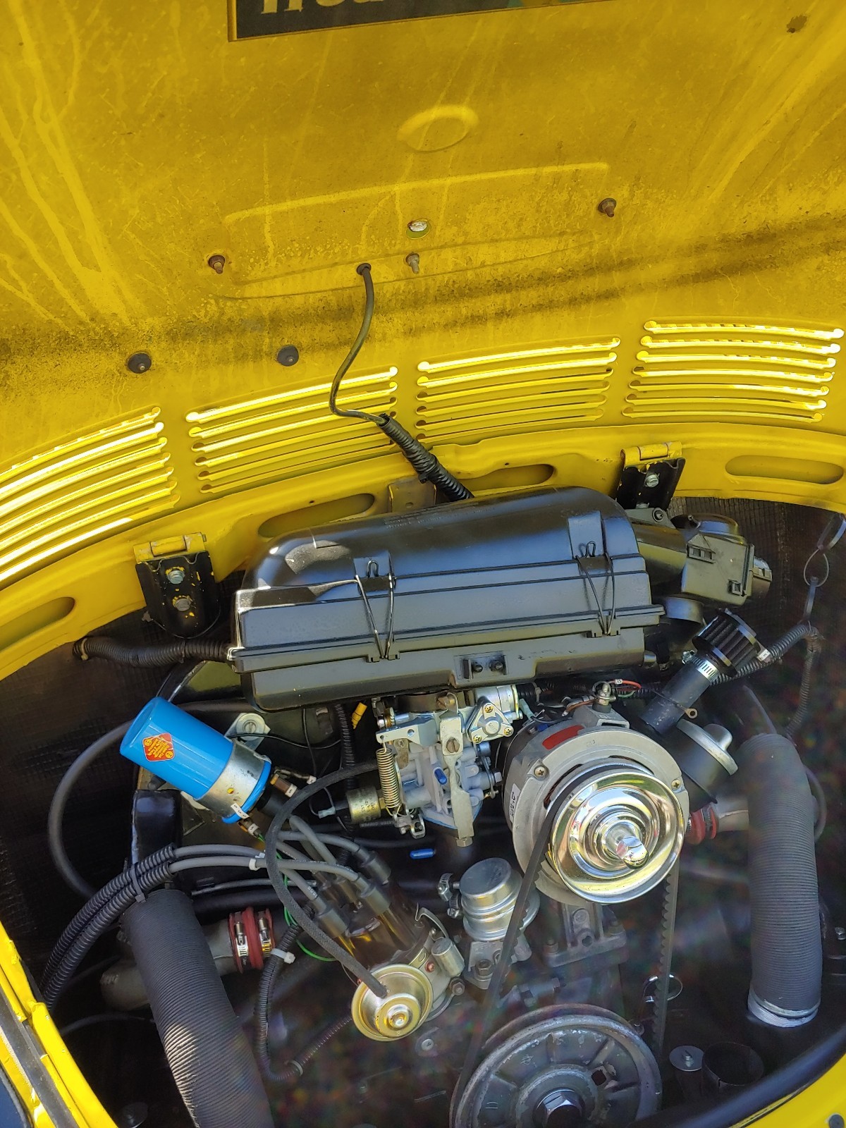 Volkswagen-Super-Beetle-1974-Compact-37