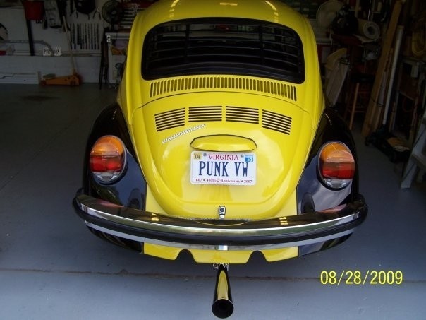Volkswagen-Super-Beetle-1974-Compact-7