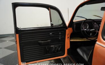 Volkswagen-Super-beetle-1971-Peach-Black-43