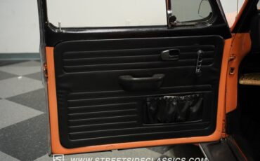 Volkswagen-Super-beetle-1971-Peach-Black-44