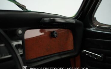 Volkswagen-Super-beetle-1971-Peach-Black-5
