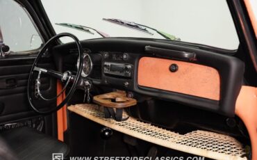 Volkswagen-Super-beetle-1971-Peach-Black-8