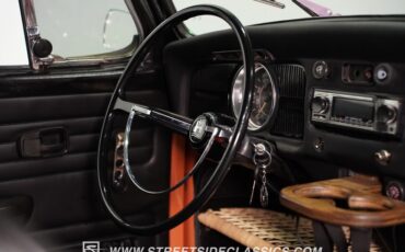 Volkswagen-Super-beetle-1971-Peach-Black-9