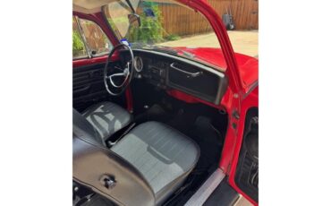 Volkswagen-Super-beetle-1973-red-blac-11