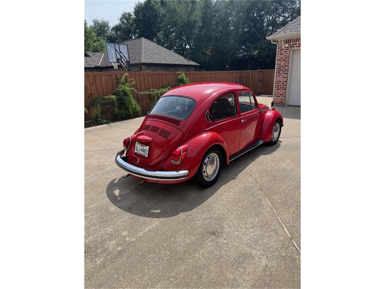 Volkswagen-Super-beetle-1973-red-blac-4