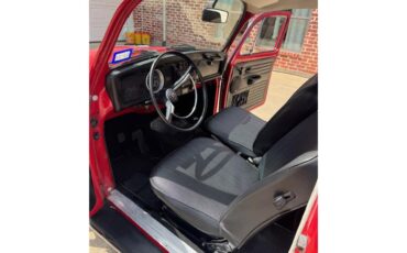 Volkswagen-Super-beetle-1973-red-blac-8