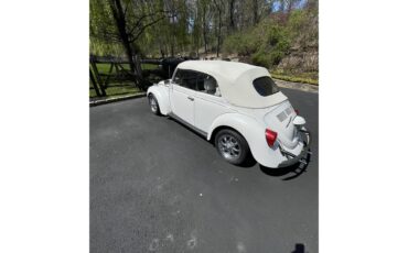 Volkswagen-Super-beetle-1979-peal-white-white-2