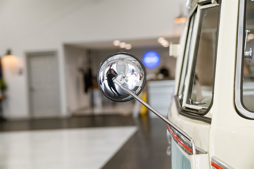 Volkswagen-T1-BUS-1974-Van-19