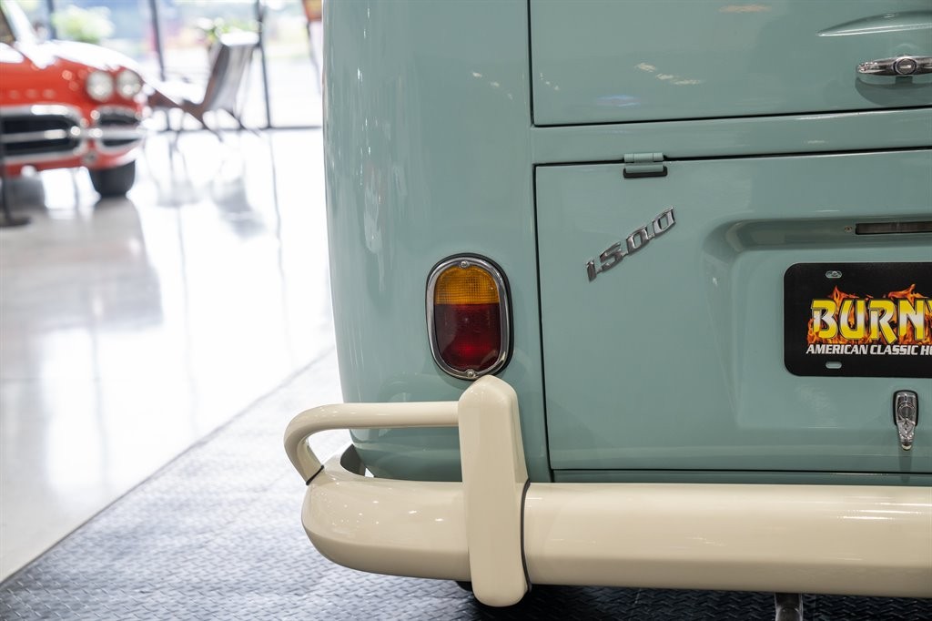 Volkswagen-T1-BUS-1974-Van-25