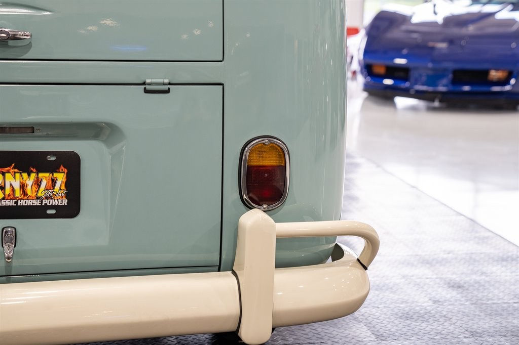 Volkswagen-T1-BUS-1974-Van-26