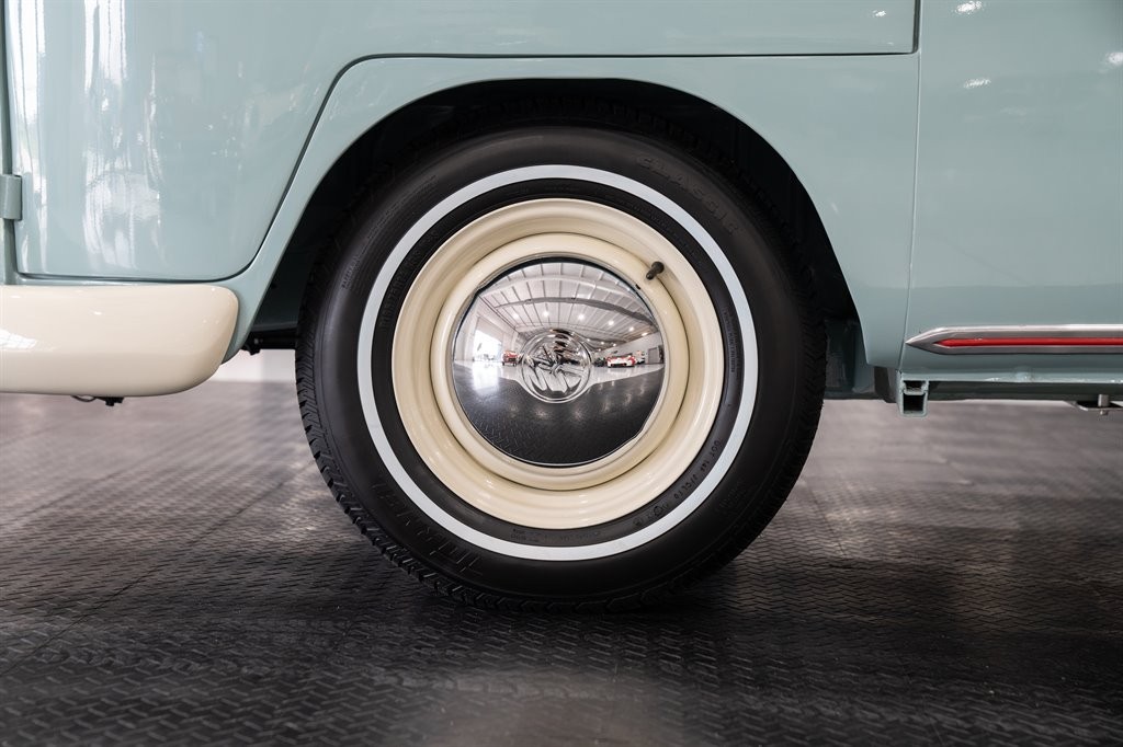 Volkswagen-T1-BUS-1974-Van-29