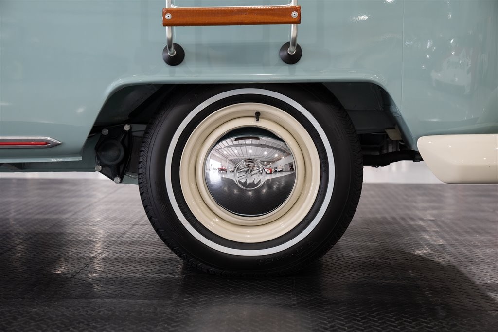Volkswagen-T1-BUS-1974-Van-30