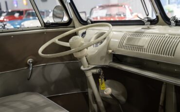 Volkswagen-T1-BUS-1974-Van-39