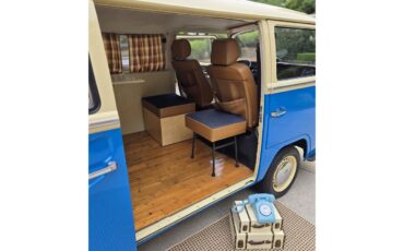 Volkswagen-Type-2-1971-Blue-Brown-12