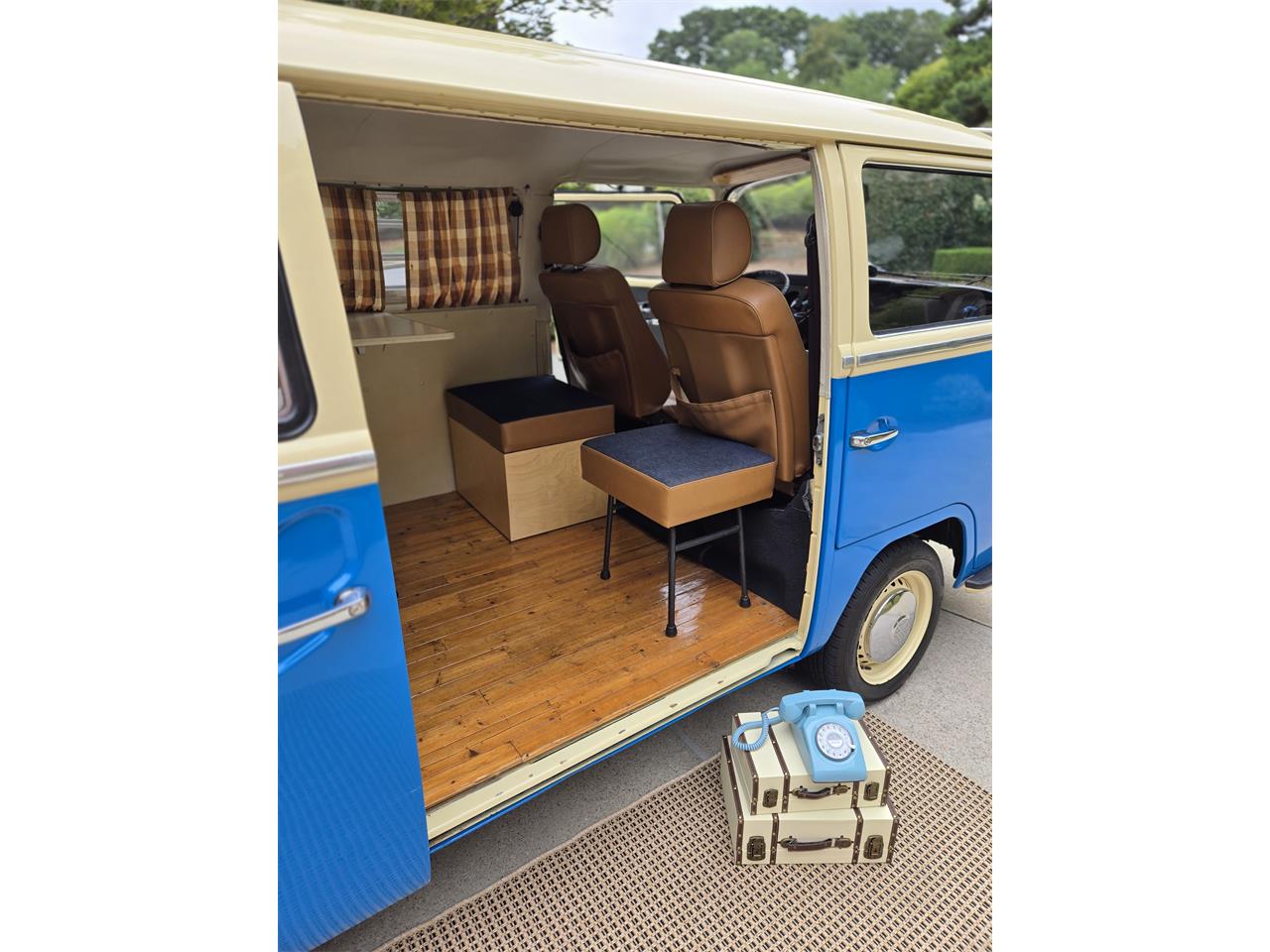 Volkswagen-Type-2-1971-Blue-Brown-12