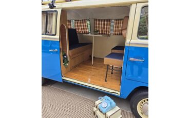 Volkswagen-Type-2-1971-Blue-Brown-13