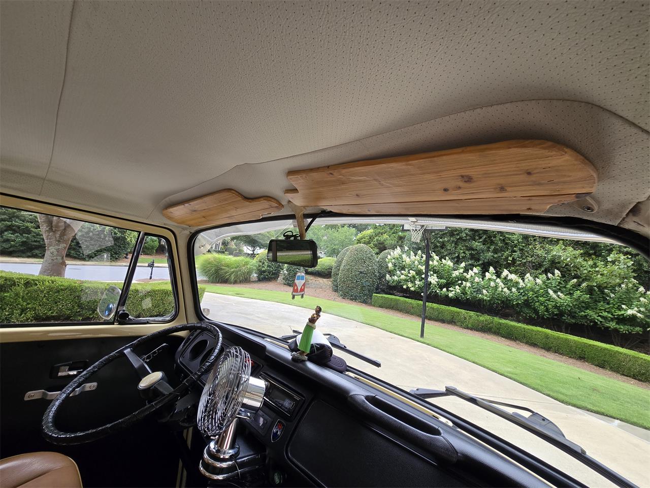 Volkswagen-Type-2-1971-Blue-Brown-16
