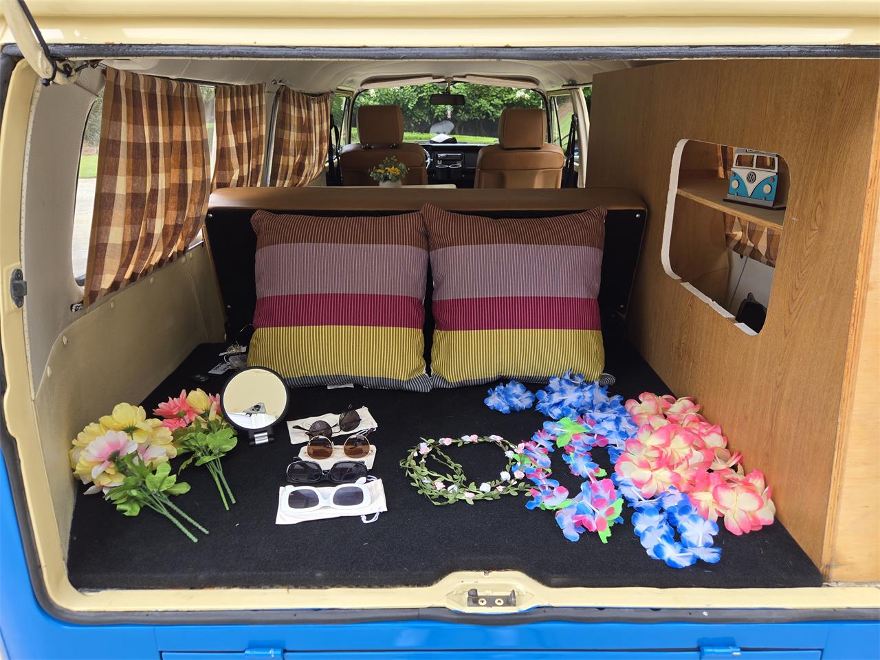 Volkswagen-Type-2-1971-Blue-Brown-19
