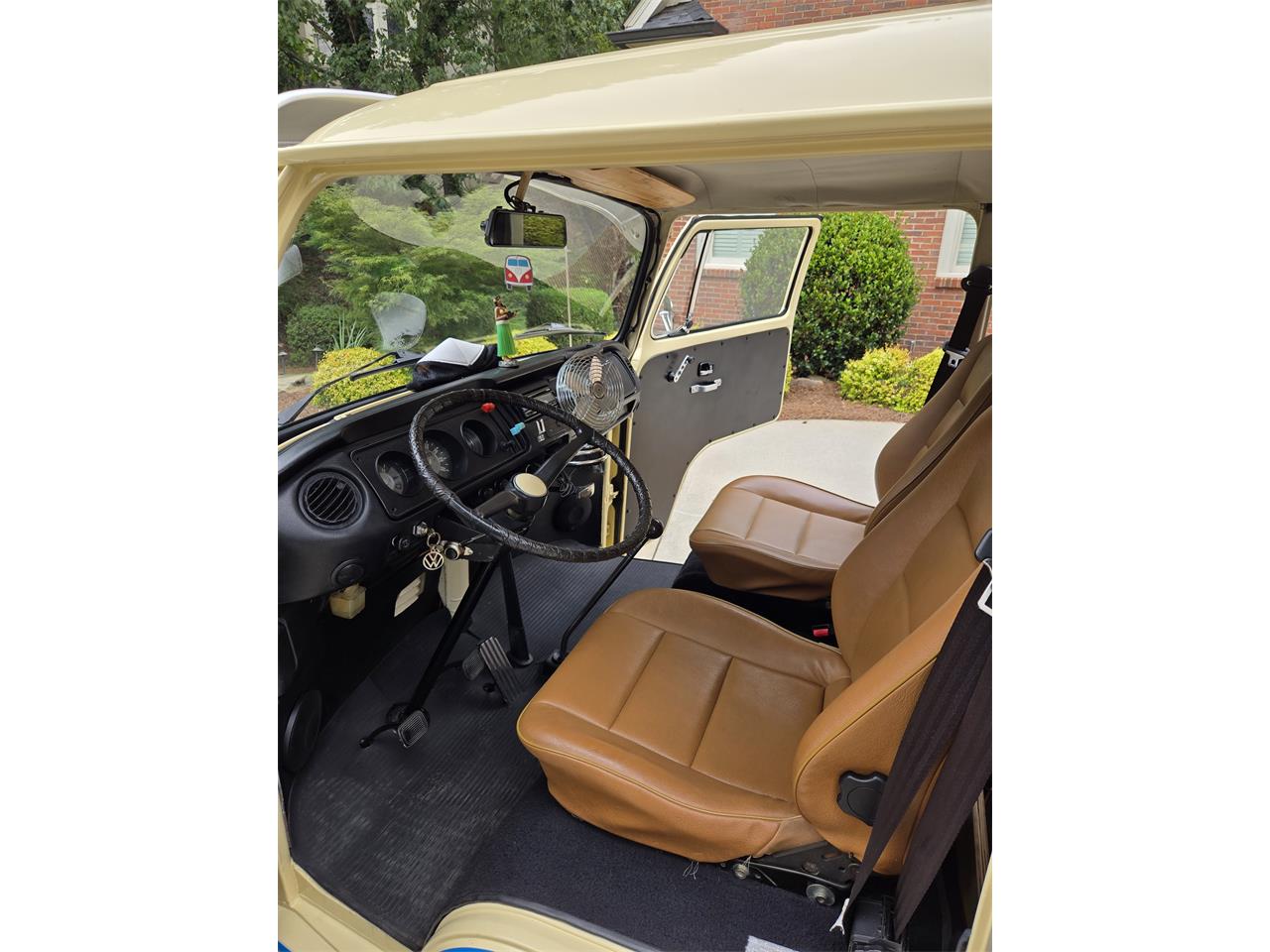 Volkswagen-Type-2-1971-Blue-Brown-23