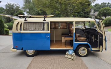 Volkswagen-Type-2-1971-Blue-Brown-3